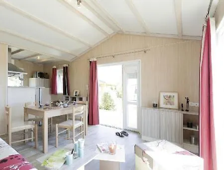 Le Pavillon Bleu Camping L'Aiguillon-la-Presqu'ile