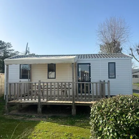 Le Pavillon Bleu Camping *